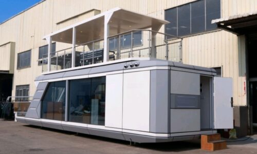 Aviolas Capsule House Model D8